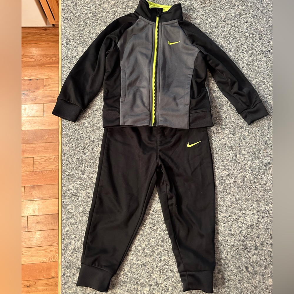 Nike baby 18m tracksuit